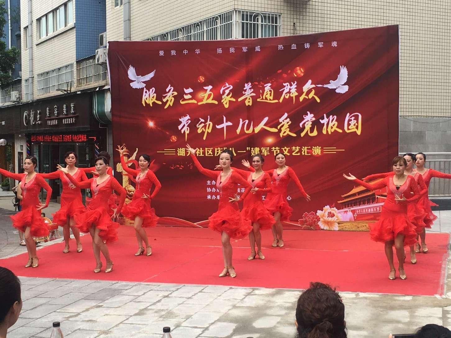 西方大卡车找字母