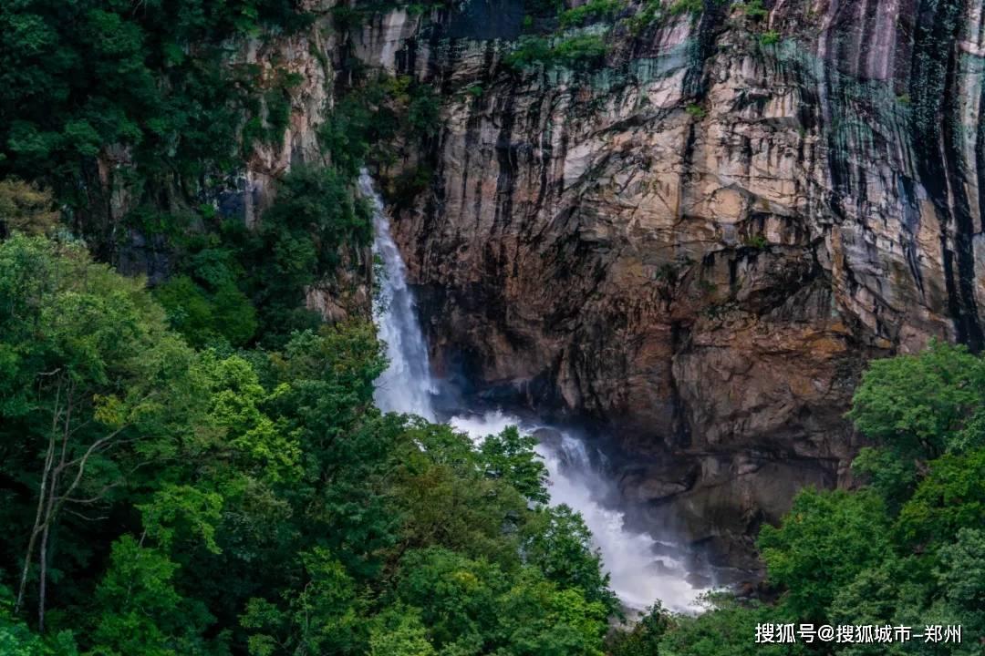 “百福书北展 万福耀中华”艺术家田七在北京展览馆书写百福