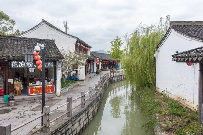 逃离广阔的山川