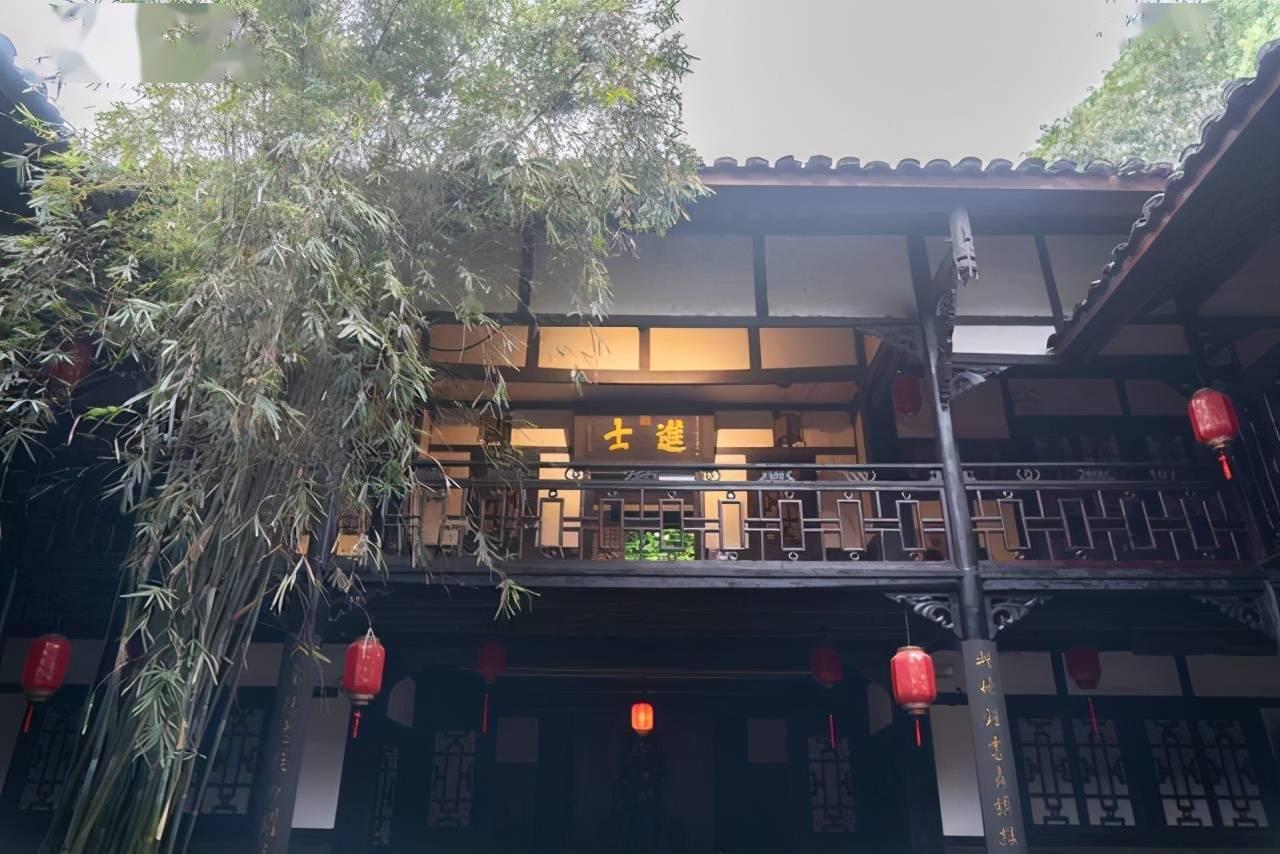 汉港控股(01663.HK)获主席及主要股东汪林冰增持合共99万股